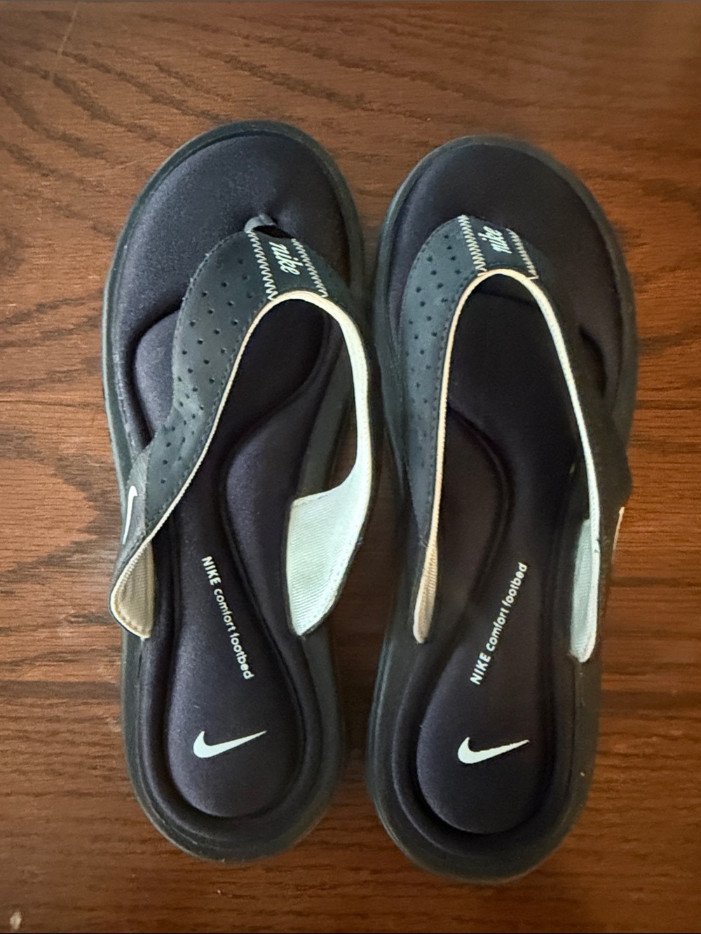 Nike Women’s Black and White Comfort Foam Thong Sandals